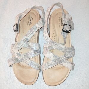 Sz.10M Womens Clarks Brynn Step Sandals